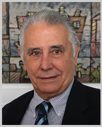 Dr. César Aroztegui